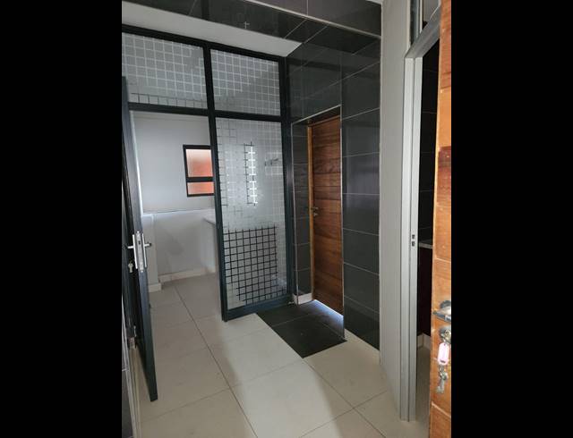 3 BEDROOM APARTMENT FOR SALE IN UMHLANGA RIDGE